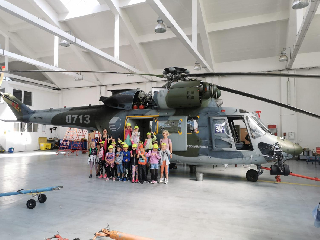 1AB - návštěva vojenského letiště